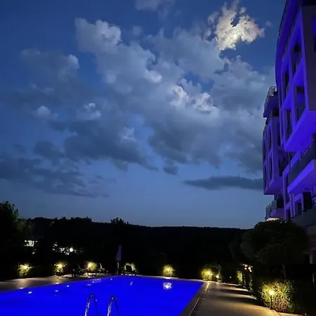Azur Garden 64 *