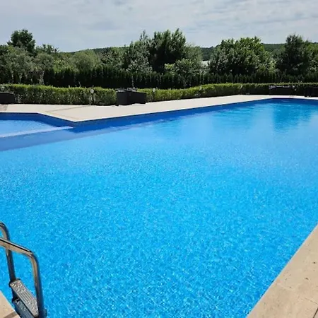 Διαμέρισμα Azur Garden 64 Shkorpilovtsi