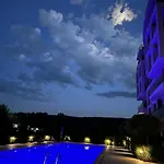 Azur Garden 64 *